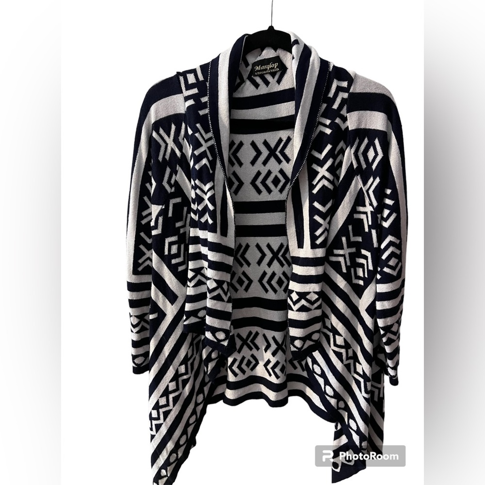 Wrap cardigan. A fun navy & white wrap with sleeves. One size. Great con…